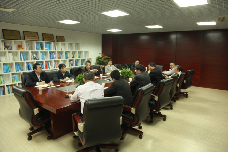 鎮(zhèn)江經(jīng)信委、開(kāi)發(fā)區(qū)管委會(huì)一行到訪促進(jìn)中心