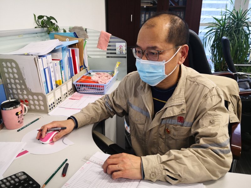 王兆猛的“日?！薄洿筇粕綎|清潔能源開(kāi)發(fā)有限公司人力資源部負(fù)責(zé)人王兆猛