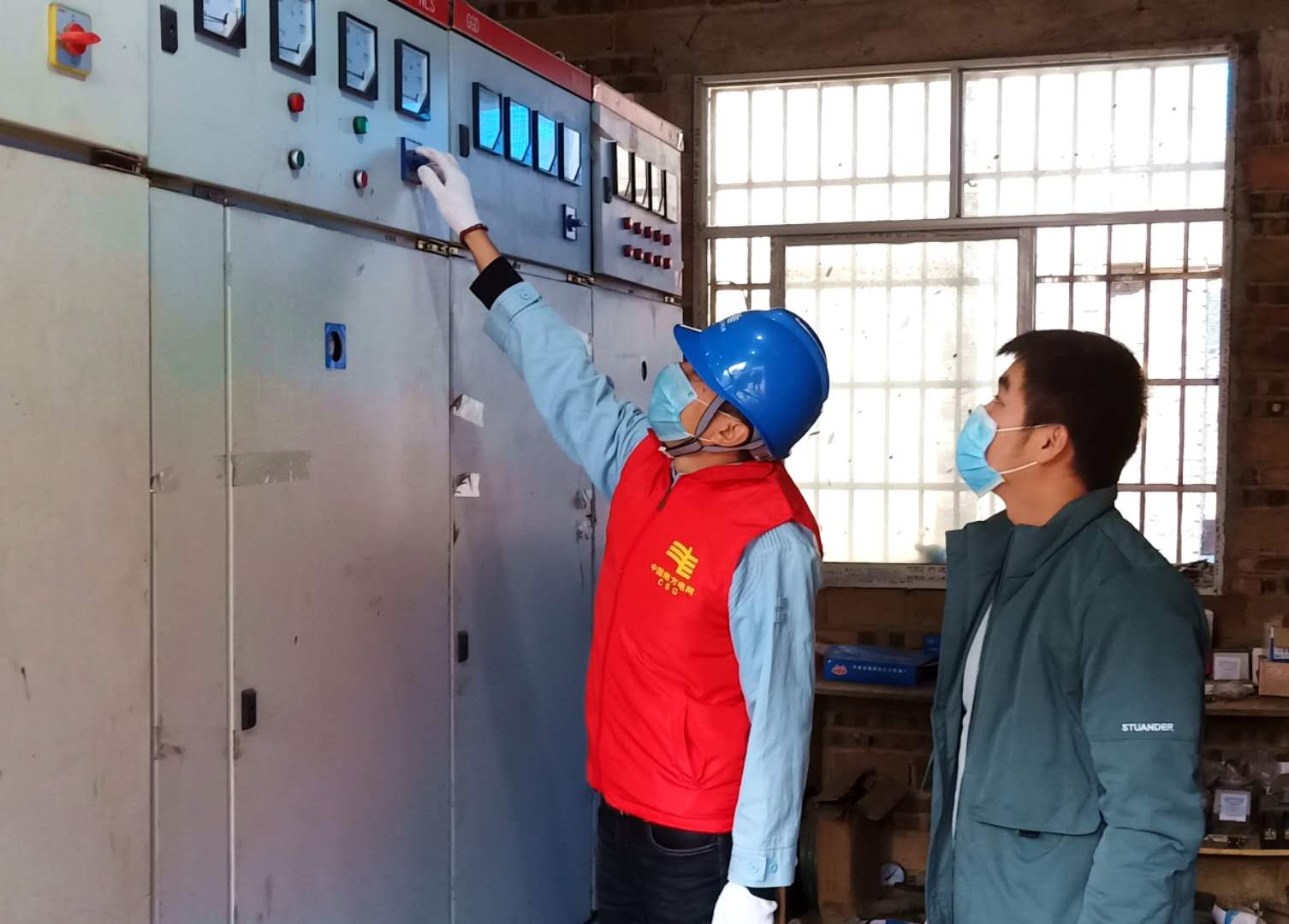 平塘供電局：主動走訪現(xiàn)場辦公，助推企業(yè)有序復(fù)工