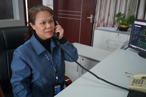 盡自己的一點力，站好最后一班崗——記柳城供電局電力調(diào)度控制中心全革慶