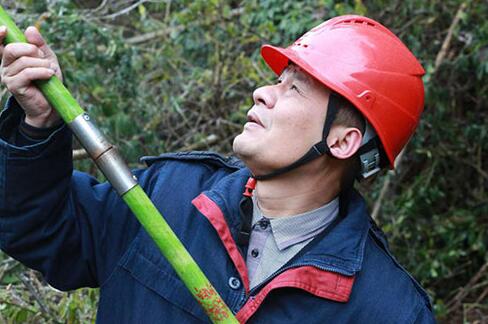 他的生命在巡視線路上定格——記湖南邵陽綏寧縣供電公司安全總監(jiān)、安監(jiān)部主任袁國平