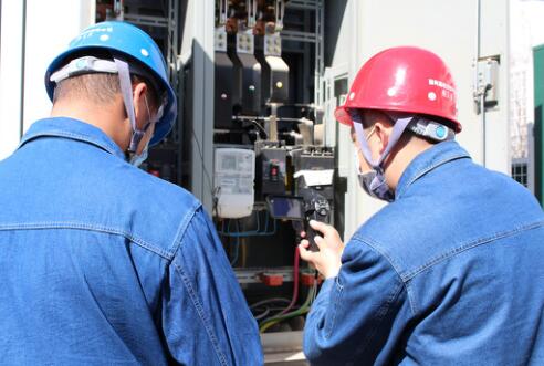 國(guó)網(wǎng)嘉峪關(guān)供電:保電我在崗 節(jié)日不打烊