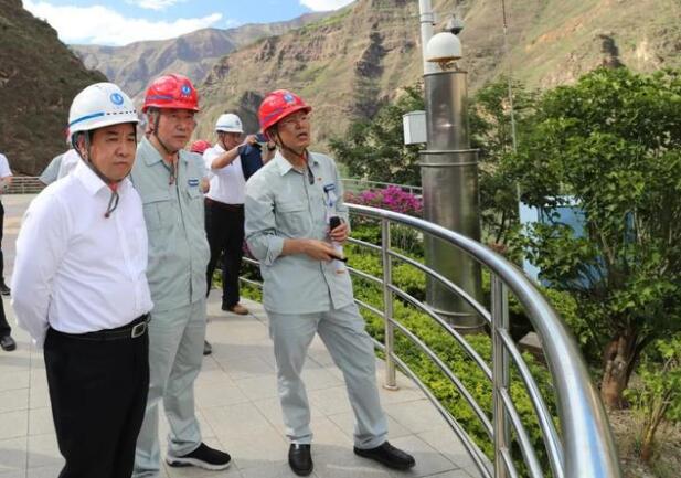 南方電網(wǎng)董事長(zhǎng)、黨組書(shū)記孟振平調(diào)研烏東德水電站工程