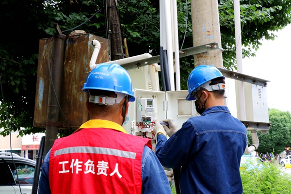 國網(wǎng)伊犁供電公司：嚴(yán)抓“小”現(xiàn)場(chǎng)，推進(jìn)“大”安全