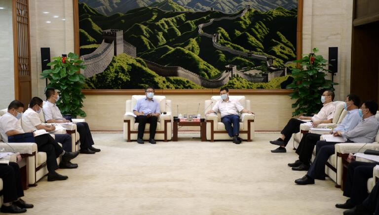 寇偉會(huì)見哈電集團(tuán)黨委副書記、總經(jīng)理吳偉章