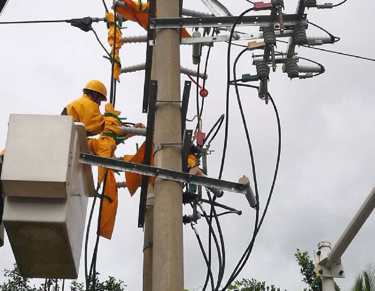 海南陵水供電局超常規(guī)舉措開(kāi)展旁路不停電作業(yè)，提升居民電力獲得感