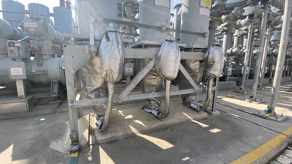 國網(wǎng)劉家峽水電廠御寒抗凍 設備“棉衣”早上身