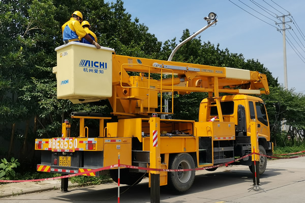 國網(wǎng)寧?？h供電公司：統(tǒng)籌帶電作業(yè)資源，“坐堂制”促提質(zhì)增效