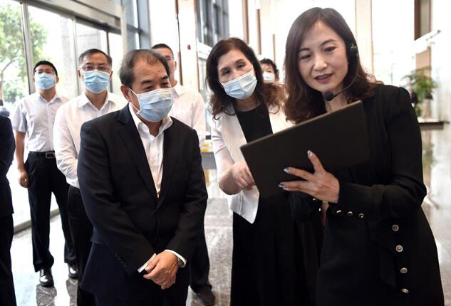 南方電網公司董事長、黨組書記孟振平調研鼎和保險公司