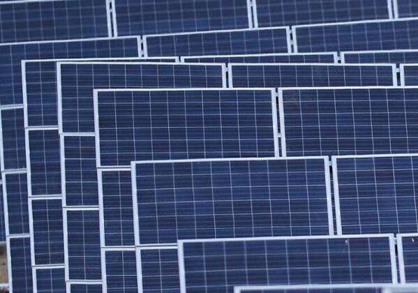 廣東梅州兩個(gè)光伏復(fù)合項(xiàng)目總投資35億元，年發(fā)電量為77000萬(wàn)度