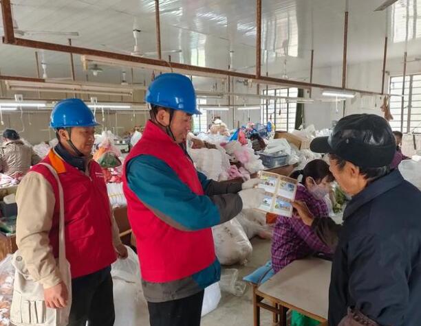 國網(wǎng)南京高淳固城供電所黨員服務隊守護企業(yè)用電安全