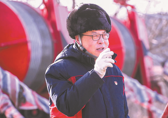 【國家電網(wǎng)公司特等勞?！拷?龍