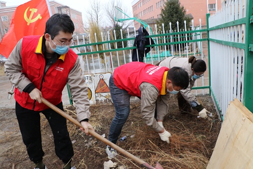 國(guó)網(wǎng)伊犁供電公司：開(kāi)展“學(xué)雷鋒、樹(shù)新風(fēng)、做榜樣”志愿活動(dòng)