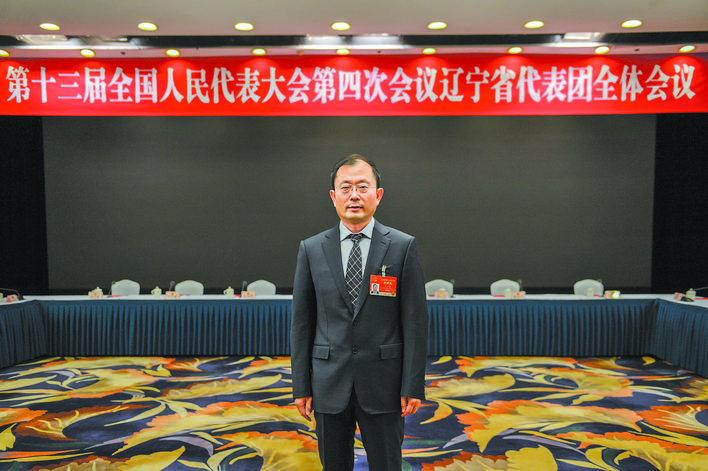 國人大代表 國網(wǎng)遼寧省電力有限公司董事長、黨委書記石玉東:加強(qiáng)能源互濟(jì) 促進(jìn)能源互聯(lián)網(wǎng)發(fā)展