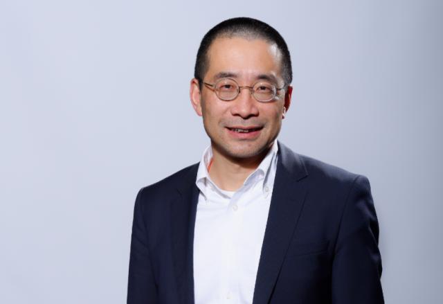 施耐德電氣全球執(zhí)行副總裁、中國(guó)區(qū)總裁尹正：提升能源效率助力實(shí)現(xiàn)碳中和