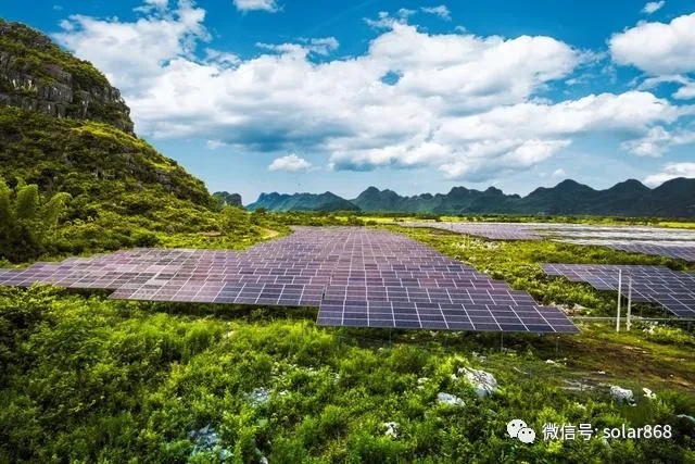 南方電網(wǎng)公司發(fā)布服務(wù)碳達(dá)峰、碳中和工作方案，提出5個(gè)方面21項(xiàng)重點(diǎn)舉措，構(gòu)建以新能源為主體的新型電力系統(tǒng)