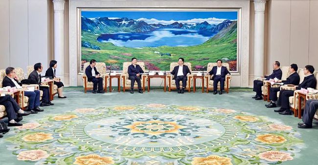 景俊海韓俊一起會見中國東方電氣集團(tuán)董事長俞培根