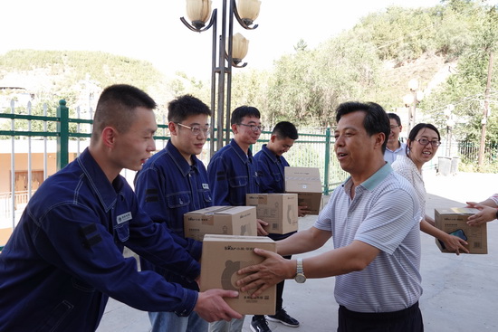 凝“新”聚力！劉家峽水電廠暖心關愛助“后浪”起航