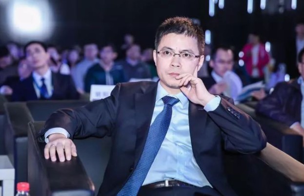 明陽(yáng)智能張啟應(yīng)出席進(jìn)博會(huì)：智慧風(fēng)電進(jìn)化助力碳中和！