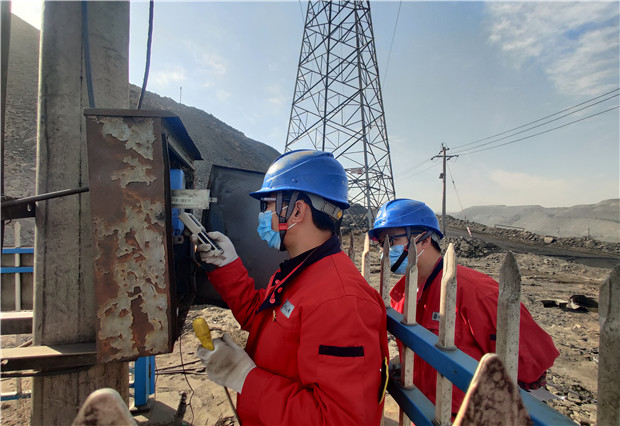 六五四供電分局48小時(shí)決戰(zhàn)， 攻堅(jiān)分時(shí)電價(jià)表計(jì)設(shè)置