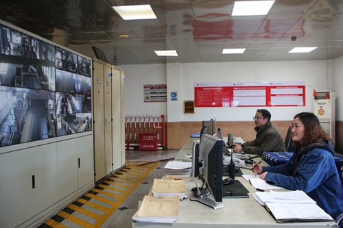 圖片4：“做好來(lái)煤接卸存儲(chǔ)摻燒工作，是我們不變的工作日常?！?JPG