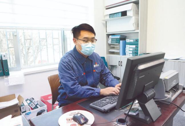 李燦邦: 爭做營銷排頭兵 當(dāng)好客戶貼心人