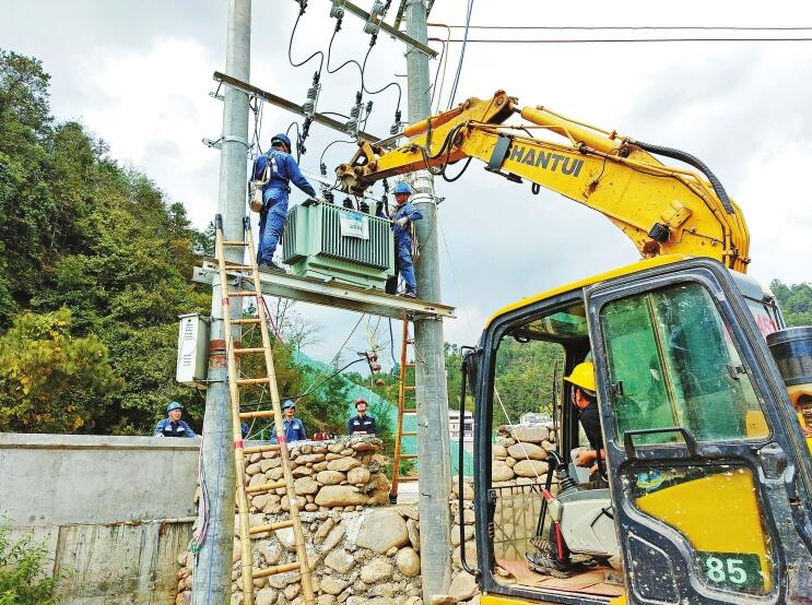 南方電網(wǎng)公司加強(qiáng)農(nóng)村電網(wǎng)建設(shè)，以充足電力激發(fā)鄉(xiāng)村活力