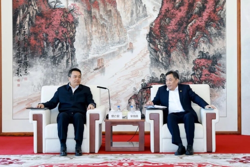 宋海良孫洪水與哈電集團(tuán)董事長曹志安、總經(jīng)理吳偉章會(huì)談