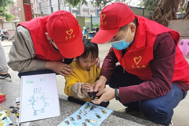 國(guó)能(泉州)熱電有限公司走進(jìn)孤兒院傳遞愛(ài)與溫暖