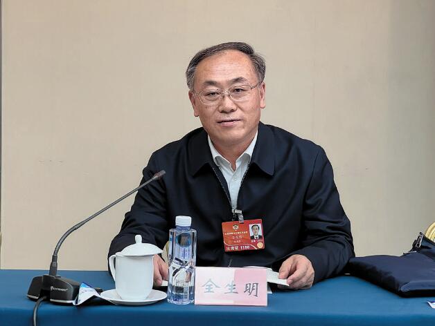 【兩會(huì)】國(guó)網(wǎng)電動(dòng)汽車服務(wù)有限公司董事長(zhǎng)、黨委書記全生明：加快構(gòu)建交通能源融合發(fā)展體系 促進(jìn)車與電網(wǎng)協(xié)同互動(dòng)