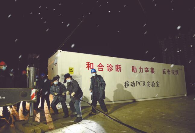 吉林省吉林供電公司:冒雪接電 連夜奮戰(zhàn)