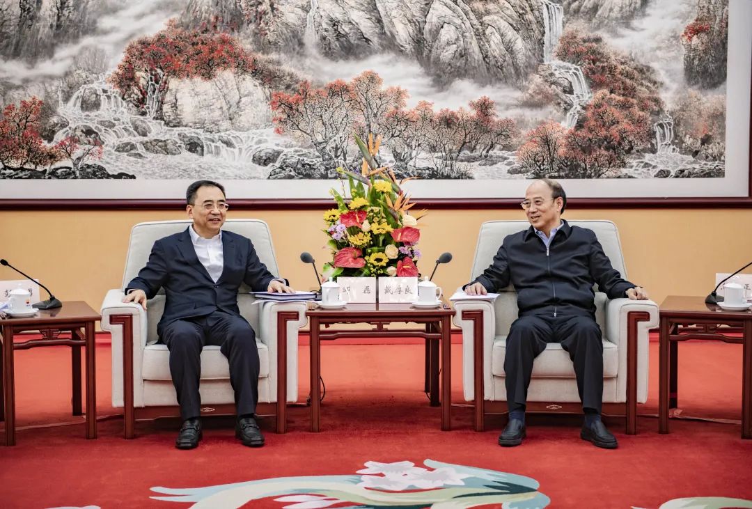 鄒磊拜會(huì)中國(guó)石油集團(tuán)黨組書記、董事長(zhǎng)戴厚良