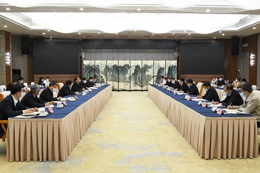 國家電網(wǎng)董事長辛保安、總經(jīng)理張智剛拜會重慶市委書記陳敏爾、市長胡衡華