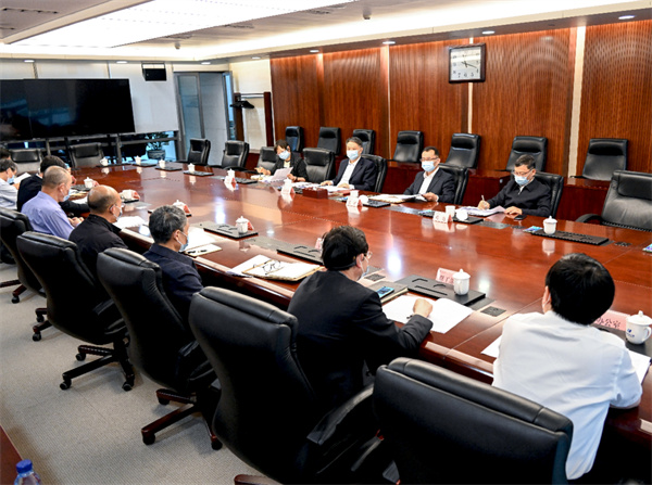 中國華電應(yīng)對疫情工作領(lǐng)導(dǎo)小組專題傳達學(xué)習貫徹中央政治局常委會會議精神進一步部署公司疫情防控工作