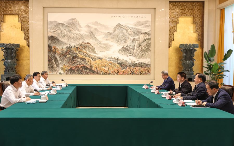 雷鳴山、韓君拜會(huì)湖北省委書記王蒙徽、省長(zhǎng)王忠林