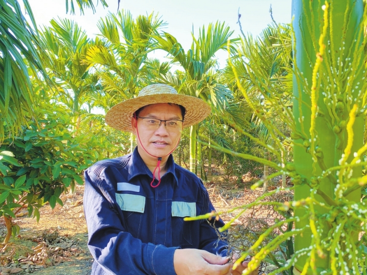 鄭慶煌:以水為墨繪就水美鄉(xiāng)村新畫卷