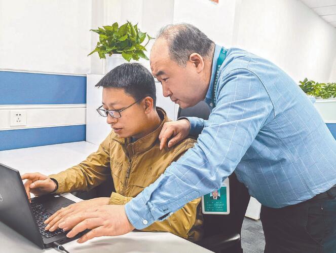 創(chuàng)新解決公司統一數據模型建構難題——記國家電網公司首席專家高士杰