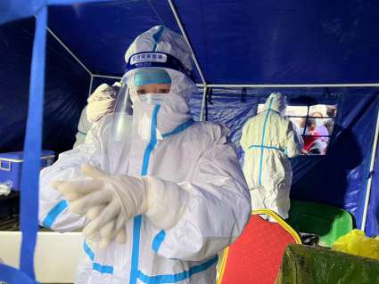 黨旗在漠南一線飄揚(yáng)，先鋒在北疆一線堅(jiān)守