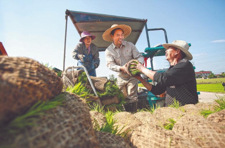 【二十大代表】周維忠: 用心用情當(dāng)好駐村第一書(shū)記
