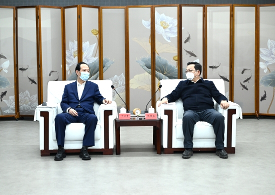 丁焰章與雄安新區(qū)黨工委書記、管委會(huì)主任張國華會(huì)談