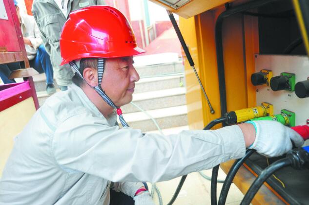 楊忠：善總結(jié)優(yōu)服務，讓客戶用好電