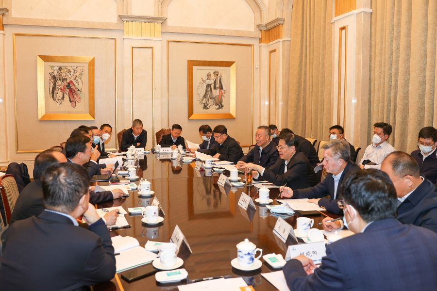 雷鳴山、韓君調(diào)研三峽集團(tuán)新疆區(qū)域工作