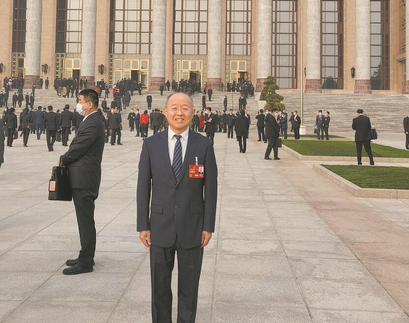 【兩會好聲音】全國人大代表 錢海軍:當(dāng)好百姓“點(diǎn)燈人” 讓服務(wù)更有溫度