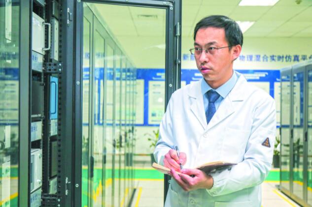 秦世耀:創(chuàng)新突破風(fēng)電并網(wǎng)控制技術(shù)難題