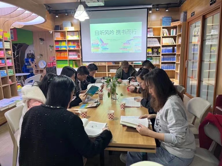 阿拉善金圳電力設計公司:且聽風吟 攜書而行