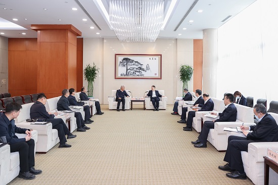 華能集團(tuán)黨組書(shū)記溫樞剛會(huì)見(jiàn)青海省委常委、海東市委書(shū)記烏拉孜別克·熱蘇力汗