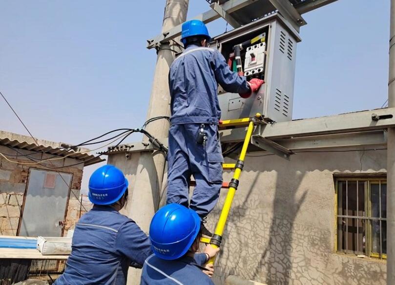 云南陸良供電局:抗旱保電 服務(wù)民生