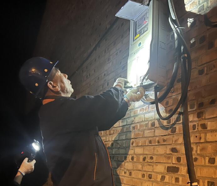 豐鎮(zhèn)供電公司開(kāi)展查處安全隱患、保障供用電質(zhì)量專(zhuān)項(xiàng)用電檢查行動(dòng)