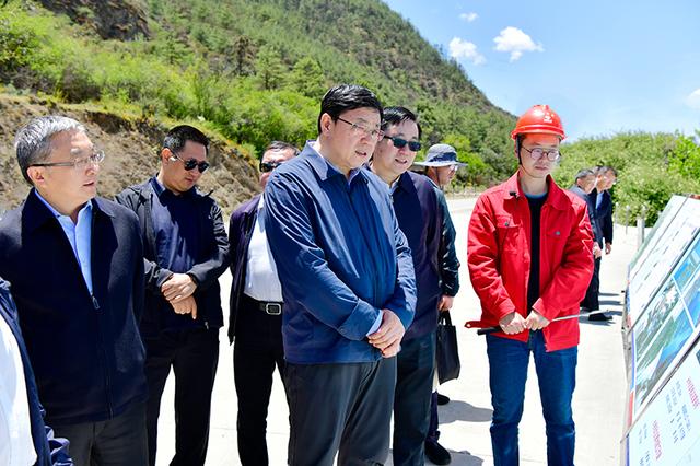 國(guó)家電網(wǎng)黨組副書(shū)記、總經(jīng)理張智剛深入西藏開(kāi)展主題教育專(zhuān)題調(diào)研