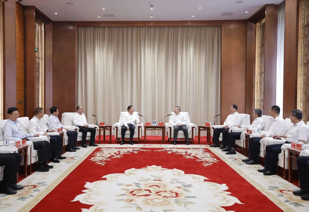 國(guó)家電網(wǎng)董事長(zhǎng)辛保安與湖南省委書(shū)記沈曉明、省長(zhǎng)毛偉明會(huì)談